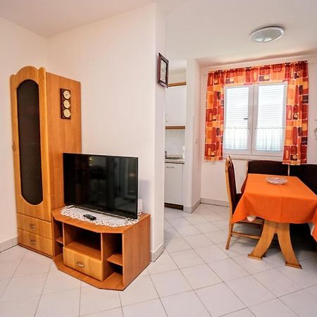 Apartment Vlado Zambratija  Buitenkant foto