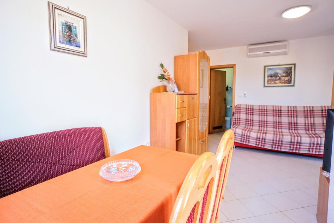 Apartment Vlado Zambratija  Buitenkant foto