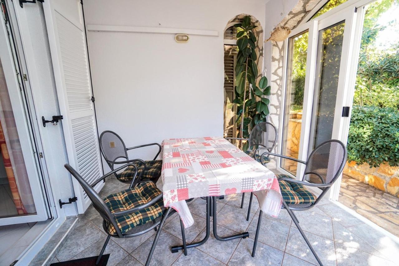 Apartment Vlado Zambratija  Buitenkant foto