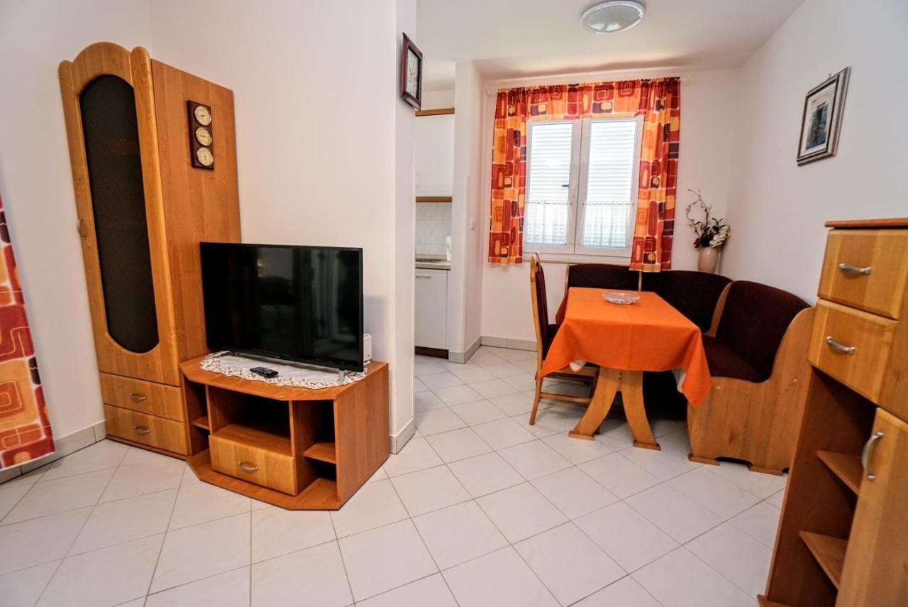Apartment Vlado Zambratija  Buitenkant foto